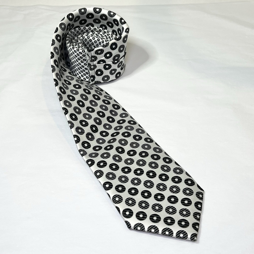 Vtg Bruno Conte Mens‎ Necktie Tie Black Silver Paisley Striped 59"